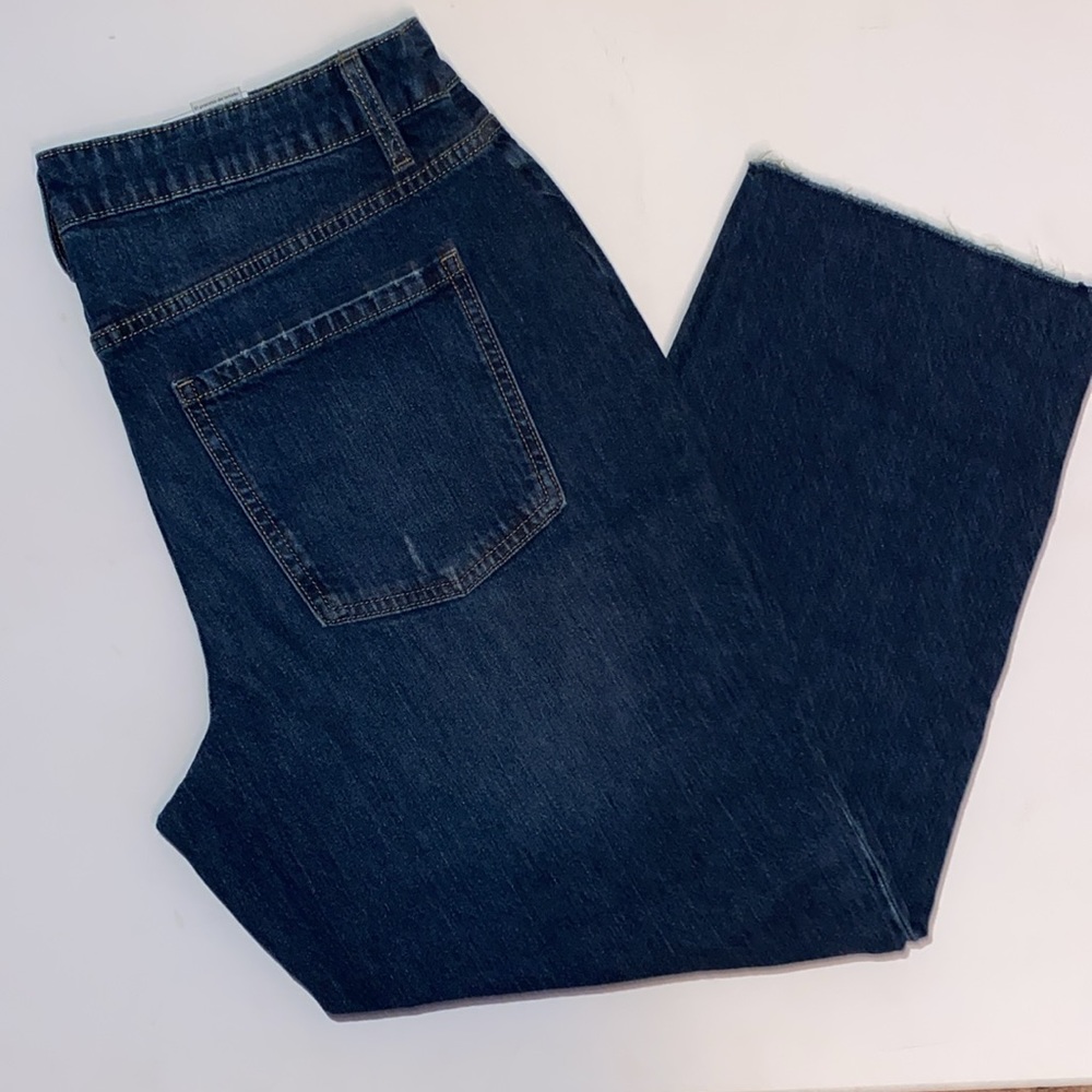 Time & Tru Women's Dark Wash Raw Edge Crop Pants
